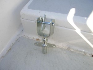 DULKA TYPU „U” SKRĘCANA DS ŚR 44MM OCYNKOWANA PROD PL